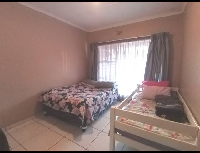 3 BEDROOM SECTIONAL TITLE FOR SALE IN THREE RIVERS PROPER